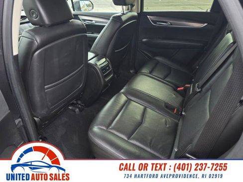 Used 2018 Cadillac XT5 Luxury w/ Driver Awareness Package image 10