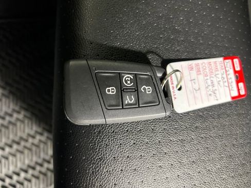 Used 2021 Volkswagen Atlas Cross Sport SEL FWD image 26