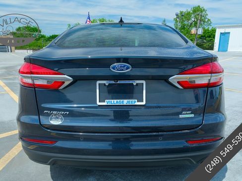 Used 2020 Ford Fusion SE FWD image 4