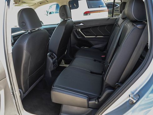Used 2022 Volkswagen Tiguan SE FWD image 18