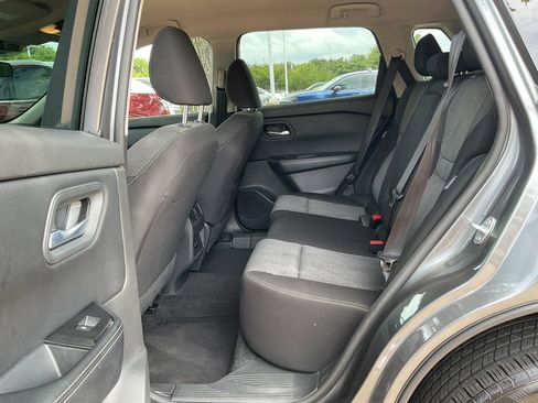 Used 2025 Nissan Rogue SV FWD image 10