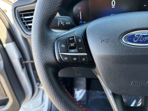 Certified 2025 Ford Escape ST-Line w/ Equipment Group 301A image 15