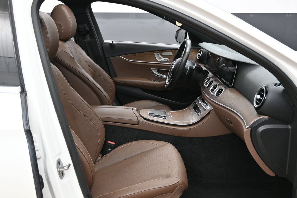 Used 2023 Mercedes-Benz E 350 4MATIC Sedan image 40