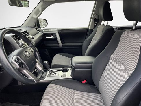 Used 2015 Toyota 4Runner SR5 image 12