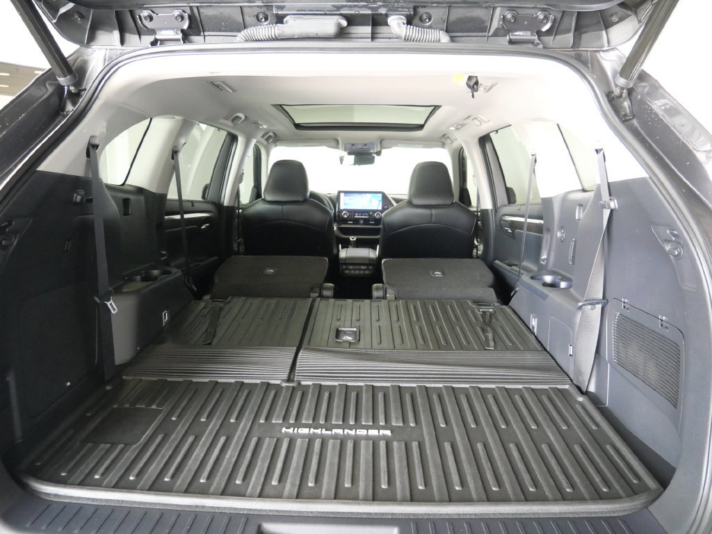 Used 2023 Toyota Highlander Platinum AWD/4WD image 31