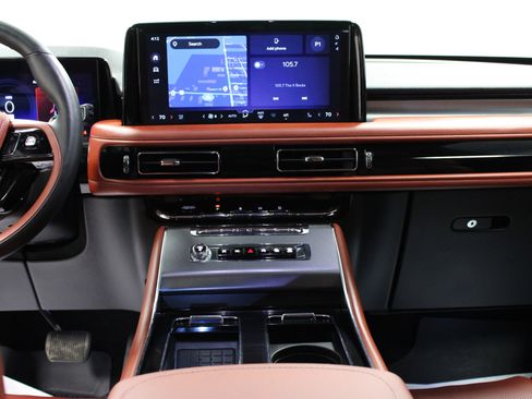 Used 2025 Lincoln Aviator Reserve w/ Equipment Group 201A AWD/4WD image 19