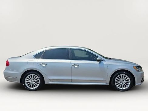 Used 2016 Volkswagen Passat 1.8T SE FWD image 9
