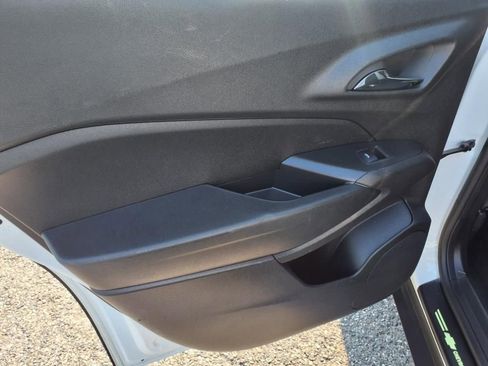 Used 2024 Chevrolet Trax RS w/ Driver Confidence Package image 21