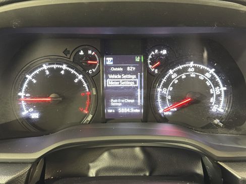 Used 2022 Toyota 4Runner SR5 Premium AWD/4WD image 16