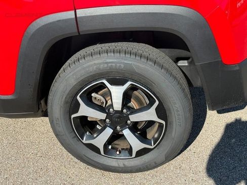 Used 2021 Jeep Renegade Trailhawk w/ Sun & Sound Group AWD/4WD image 4