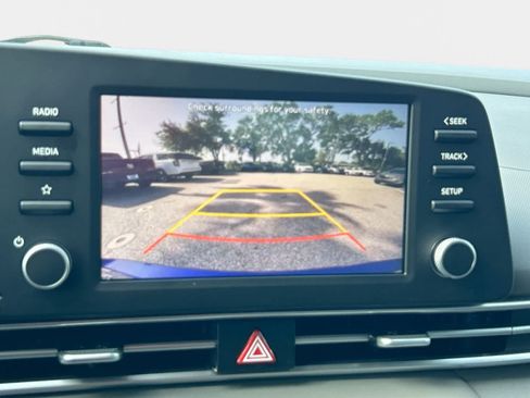 Used 2023 Hyundai Elantra SE FWD image 20
