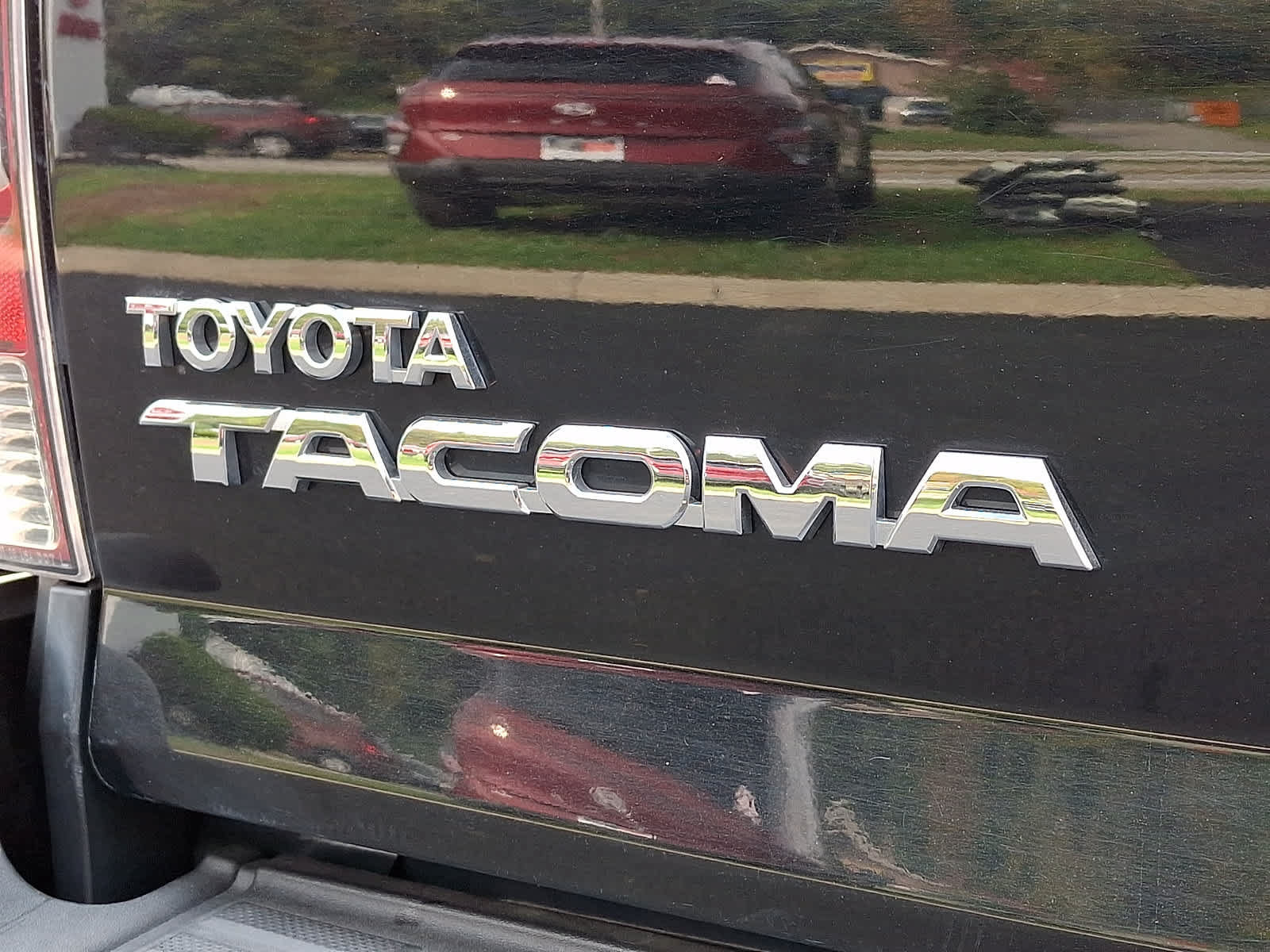 Used 2015 Toyota Tacoma 4x4 Double Cab w/ TRD Off-Road Package image 31