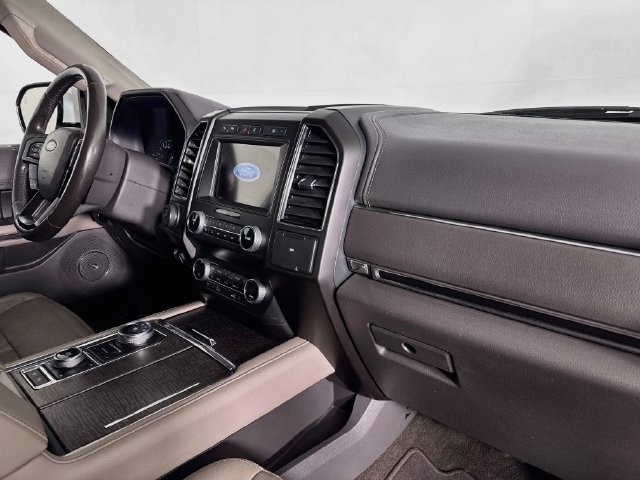 Used 2019 Ford Expedition Limited w/ Equipment Group 301A AWD/4WD image 27