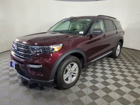 Used 2022 Ford Explorer XLT w/ Equipment Group 202A image 10