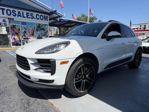 Used 2020 Porsche Macan AWD/4WD image 12