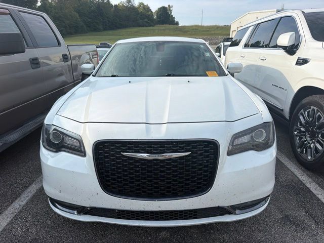 Used 2019 Chrysler 300 S RWD image 4