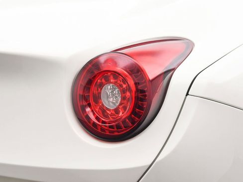 Used 2016 Ferrari California T image 25