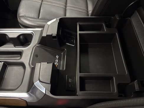 Used 2024 Chevrolet Silverado 1500 High Country w/ Technology Package AWD/4WD image 19