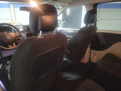 Used 2015 Dodge Grand Caravan SE w/ Quick Order Package 29E SE FWD image 10