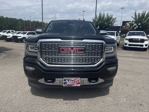 Used 2018 GMC Sierra 1500 Denali w/ Denali Ultimate Package AWD/4WD image 2