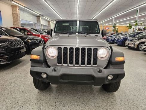 Used 2020 Jeep Gladiator Sport w/ Quick Order Package 24S image 2
