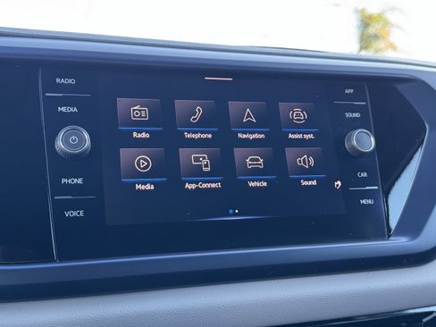 Used 2022 Volkswagen Taos SE image 24