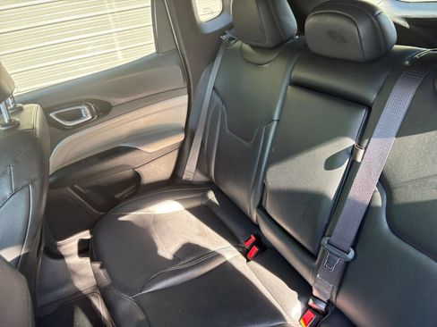 Used 2025 Jeep Compass Limited AWD/4WD image 34