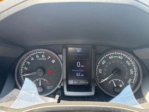 Used 2020 Toyota Tacoma TRD Sport AWD/4WD image 13