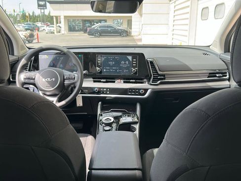 New 2025 Kia Sportage LX image 16