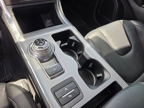 Used 2021 Ford Edge Titanium FWD image 25