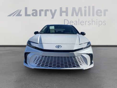 Used 2025 Toyota Camry XSE image 8