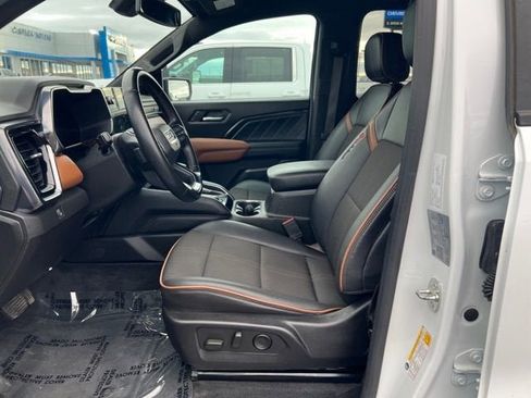 Used 2023 GMC Canyon AT4 image 10