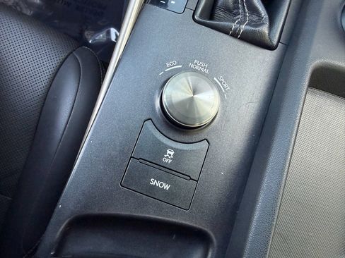 Used 2018 Lexus IS 300 image 44