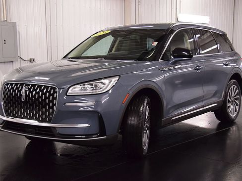 Used 2024 Lincoln Corsair Reserve AWD/4WD image 3