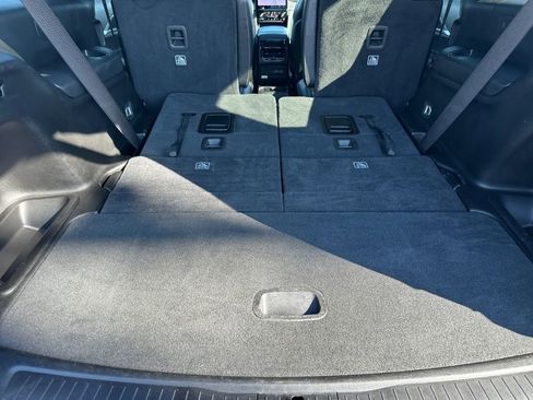 Used 2024 Jeep Grand Cherokee L Limited w/ Luxury Tech Group II image 17