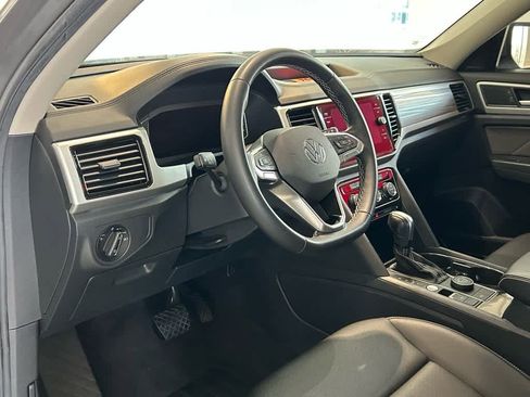 Certified 2023 Volkswagen Atlas SEL image 9