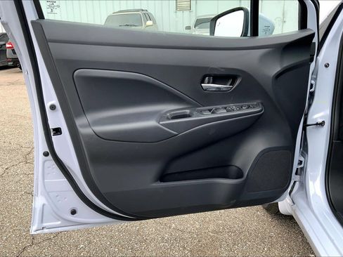 New 2025 Nissan Versa SV image 20