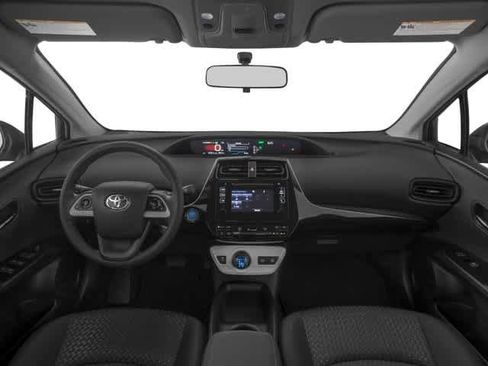 Used 2017 Toyota Prius Four FWD image 11