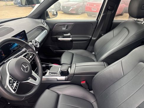 Used 2021 Mercedes-Benz GLB 250 4MATIC image 30