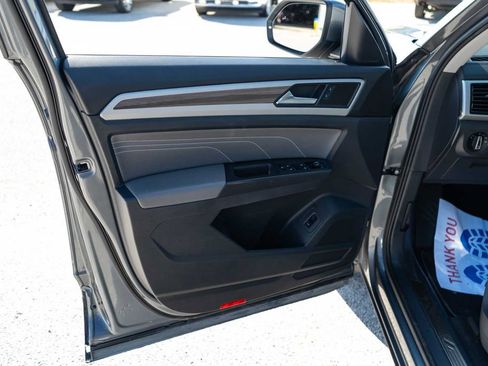 Used 2023 Volkswagen Atlas SEL image 12