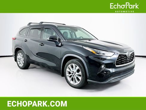 Used 2020 Toyota Highlander Limited image 1