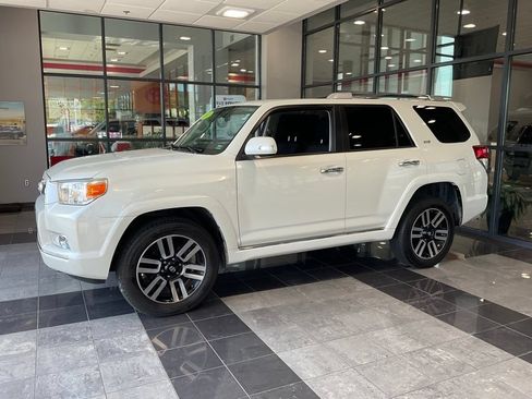 Used 2013 Toyota 4Runner SR5 w/ Convenience Pkg AWD/4WD image 3