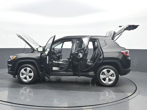 Used 2019 Jeep Compass Latitude AWD/4WD image 37