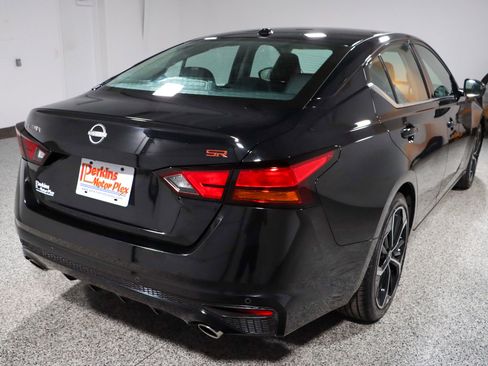 Used 2024 Nissan Altima 2.5 SR image 7