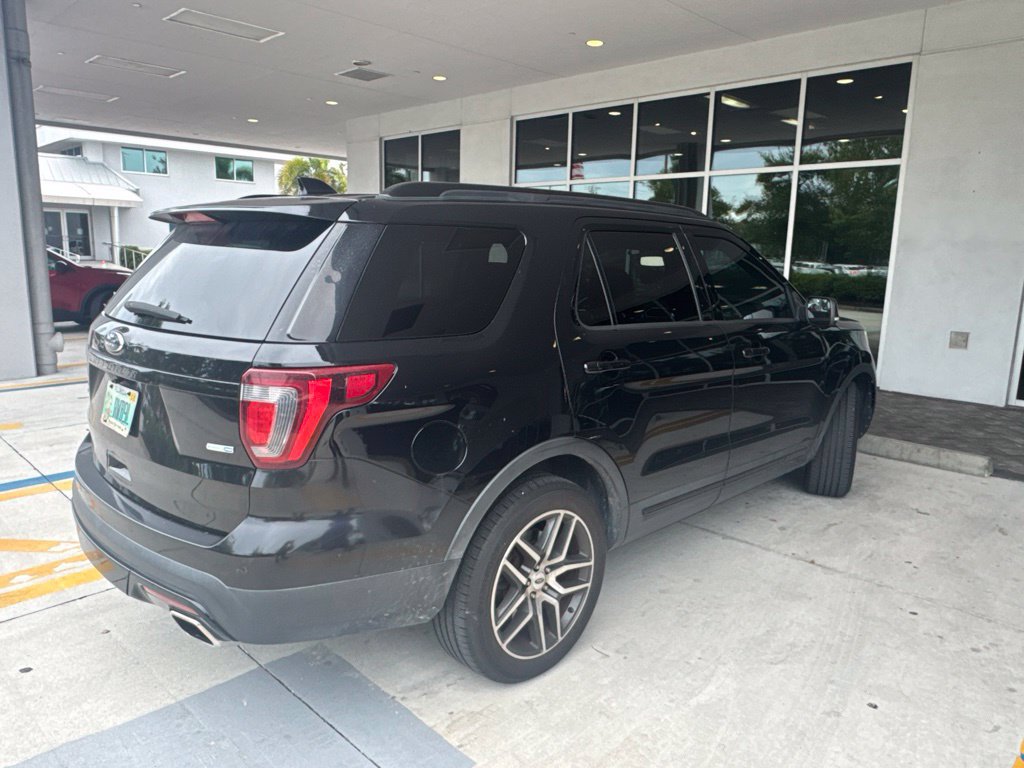 Used 2017 Ford Explorer Sport AWD/4WD image 2