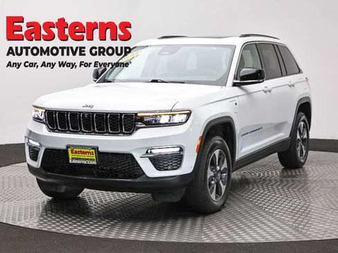 Used 2022 Jeep Grand Cherokee Limited 4xe w/ Luxury Tech Group II AWD/4WD image 1