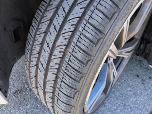 Used 2023 BMW 330i Sedan w/ Convenience Package image 12