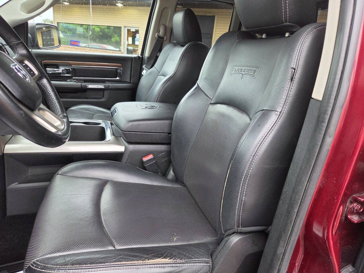 Used 2017 RAM 1500 Laramie w/ Convenience Group AWD/4WD image 19