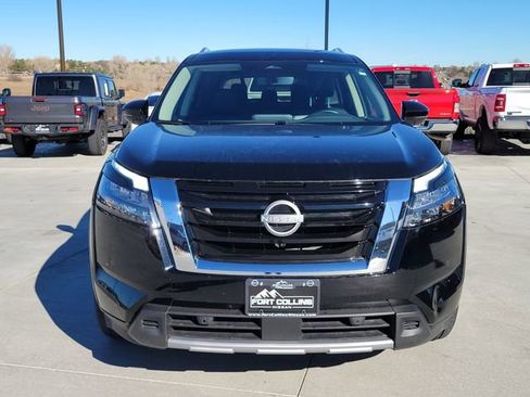 Used 2025 Nissan Pathfinder SL image 5