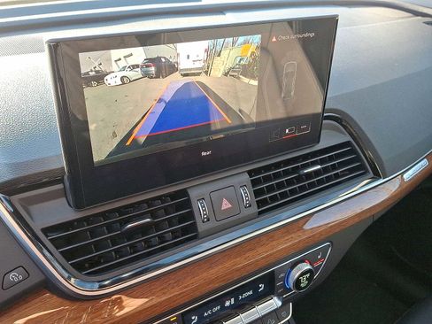 Certified 2025 Audi Q5 2.0T Premium w/ Convenience Plus Package image 15
